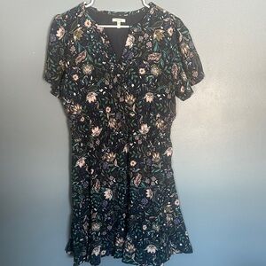 Beautiful boho floral dress v neck flowy cinched waist Maurices size large